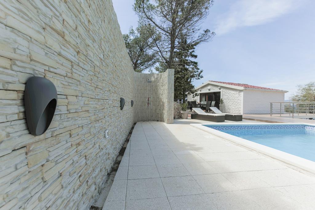 Villa Mendes Zastražišće Екстериор снимка